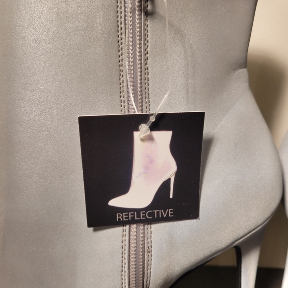 New Silver Wild Diva Reflective stiletto Ankle Booties size 8 - Picture 3 of 6